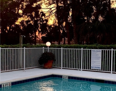 441 Quail Forest Boulevard - Photo Thumbnail 12
