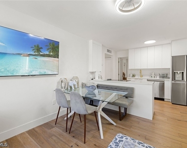 175 Fifth Avenue S - Photo Thumbnail 18