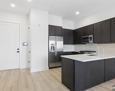 487 Market - Photo Thumbnail 2