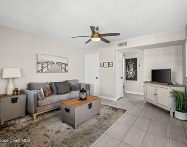 1011 S Miramar Avenue - Photo Thumbnail 8