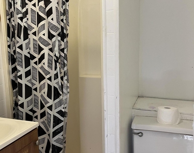 2540 Haverhill Road Ne - Photo Thumbnail 13