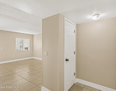 189 San Juan Circle - Photo Thumbnail 13