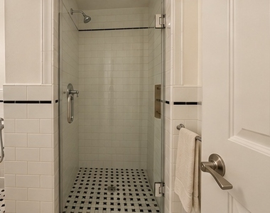 141 East 56th Street - Photo Thumbnail 5