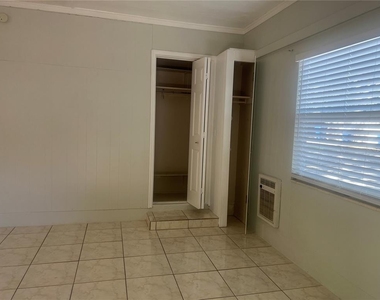 827 19th Avenue N - Photo Thumbnail 8