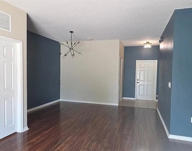 3926 Constantine Loop - Photo Thumbnail 3