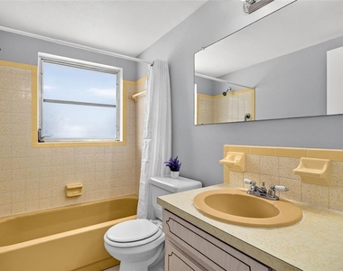 7804 Hawthorn Drive - Photo Thumbnail 19