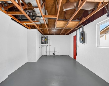 7804 Hawthorn Drive - Photo Thumbnail 20