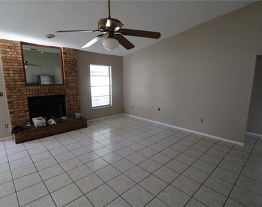 5018 Oakshire Drive - Photo Thumbnail 17