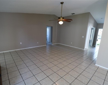 5018 Oakshire Drive - Photo Thumbnail 15