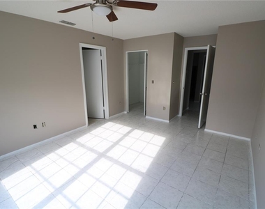 5018 Oakshire Drive - Photo Thumbnail 3