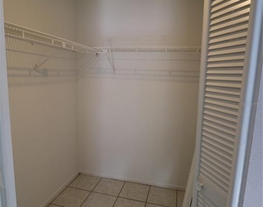 5018 Oakshire Drive - Photo Thumbnail 5