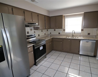 5018 Oakshire Drive - Photo Thumbnail 18