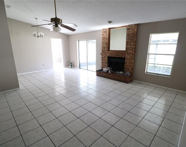 5018 Oakshire Drive - Photo Thumbnail 14