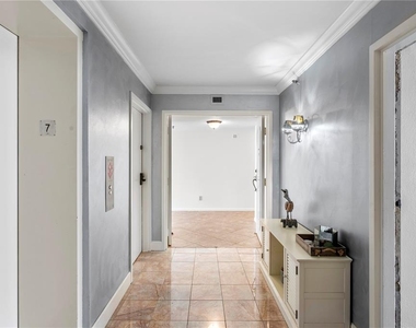 3301 Bayshore Boulevard - Photo Thumbnail 2