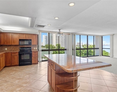 3301 Bayshore Boulevard - Photo Thumbnail 13