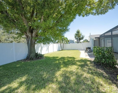 9372 1st Street N - Photo Thumbnail 3