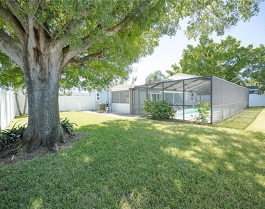 9372 1st Street N - Photo Thumbnail 2
