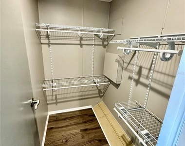 8066 Highpoint Boulevard - Photo Thumbnail 26