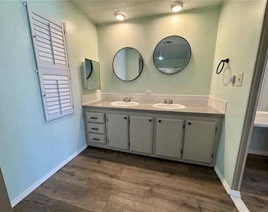 8066 Highpoint Boulevard - Photo Thumbnail 29