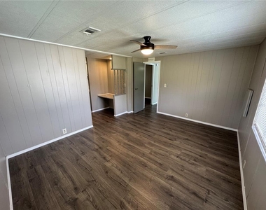 8066 Highpoint Boulevard - Photo Thumbnail 25