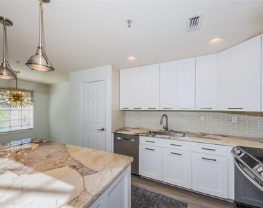 5215 Beach Breeze Court - Photo Thumbnail 15