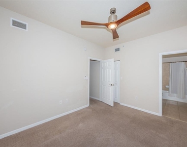 5215 Beach Breeze Court - Photo Thumbnail 30