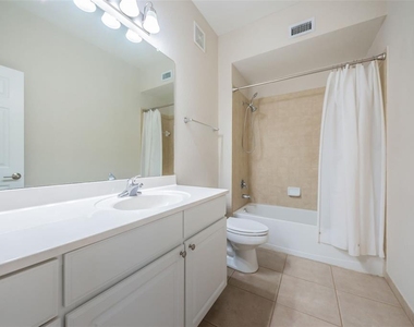 5215 Beach Breeze Court - Photo Thumbnail 31