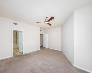 5215 Beach Breeze Court - Photo Thumbnail 26