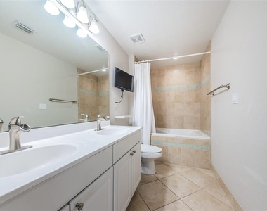 5215 Beach Breeze Court - Photo Thumbnail 27