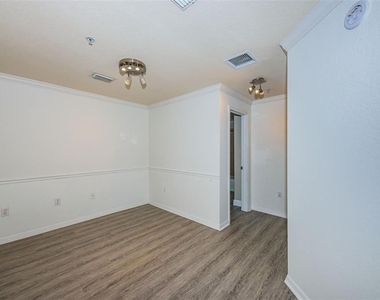 5215 Beach Breeze Court - Photo Thumbnail 11