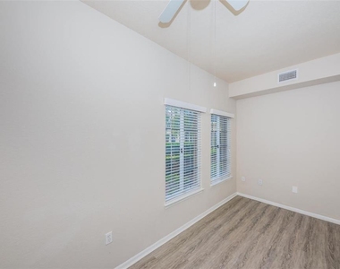 5215 Beach Breeze Court - Photo Thumbnail 37