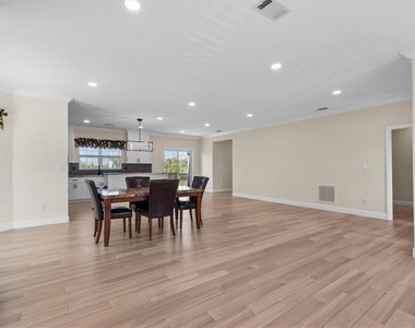 1081 S Pointe Alexis Drive - Photo Thumbnail 5