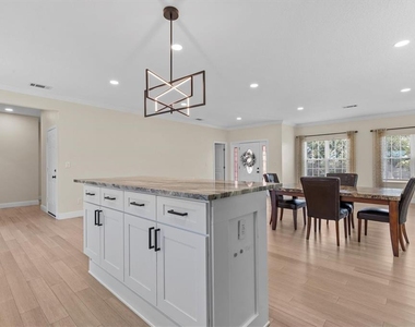 1081 S Pointe Alexis Drive - Photo Thumbnail 11