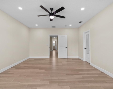 1081 S Pointe Alexis Drive - Photo Thumbnail 14