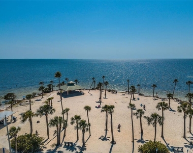 1081 S Pointe Alexis Drive - Photo Thumbnail 49