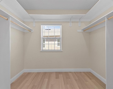 1081 S Pointe Alexis Drive - Photo Thumbnail 17