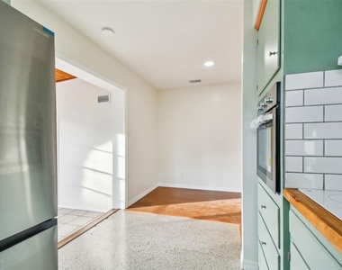 3218 38th Street N - Photo Thumbnail 9