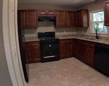 6320 Nw 65th Avenue - Photo Thumbnail 4