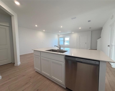 4459 Elliotts Astor Boulevard - Photo Thumbnail 4