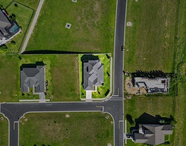 200 Snowy Orchid Way - Photo Thumbnail 6