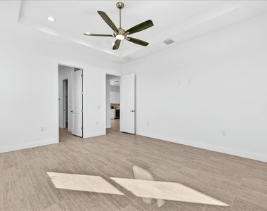 200 Snowy Orchid Way - Photo Thumbnail 25