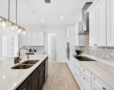 200 Snowy Orchid Way - Photo Thumbnail 19