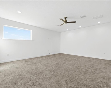200 Snowy Orchid Way - Photo Thumbnail 42