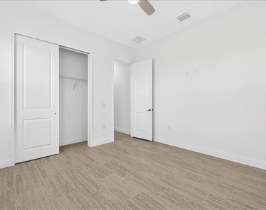 200 Snowy Orchid Way - Photo Thumbnail 41