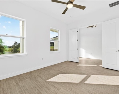 200 Snowy Orchid Way - Photo Thumbnail 38