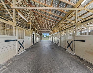 1000 Nw 150th Avenue - Photo Thumbnail 5