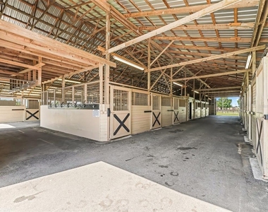 1000 Nw 150th Avenue - Photo Thumbnail 4