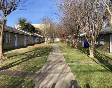 455 Pursley Street - Photo Thumbnail 1
