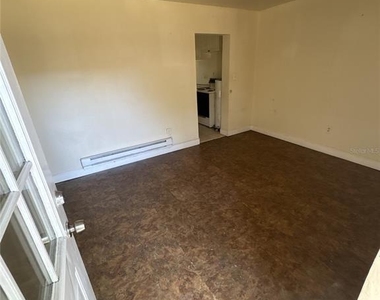 455 Pursley Street - Photo Thumbnail 2