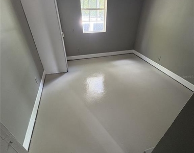 455 Pursley Street - Photo Thumbnail 3